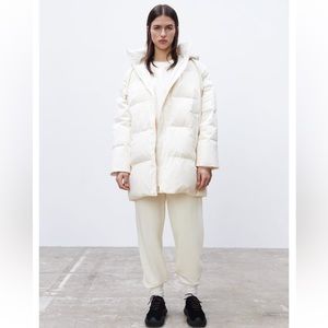 Hooded down coat water and wind protection